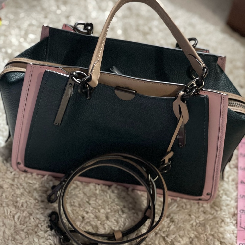 Cute Coach Purse 👜 - Picture 9 of 9